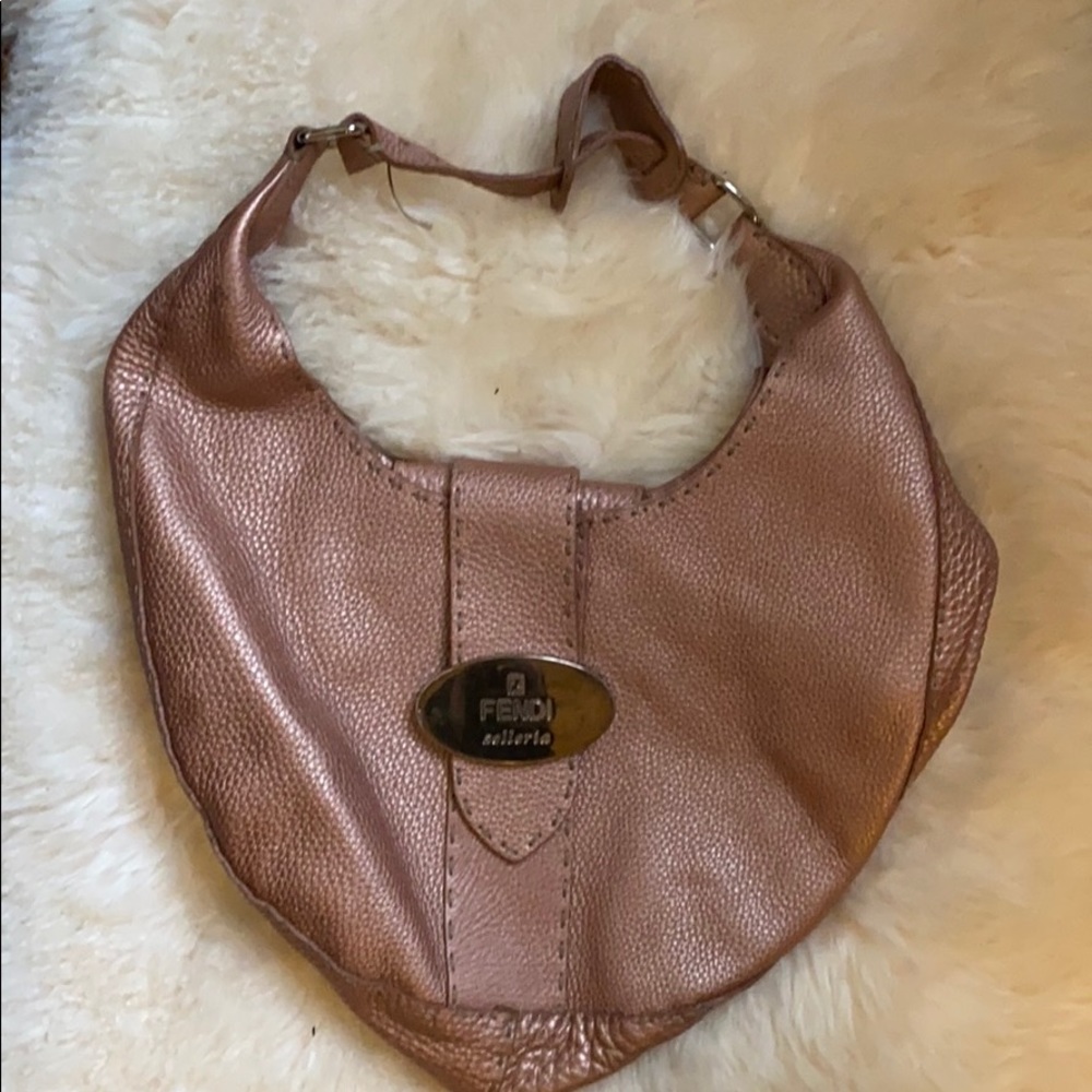 ⭐️Fendi Pink Metallic Purse⭐️